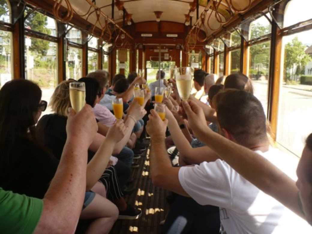 Freibugr Stadtrundfahrt in historisdcher Tram